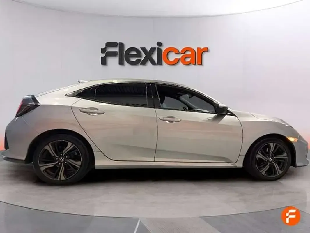 Usado Honda Civic Elegance 129 CV (94 kW) 2018 Gris Utilitario