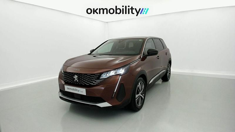 Usado Peugeot 5008 Allure 130 CV (95 kW) 2022 Marron