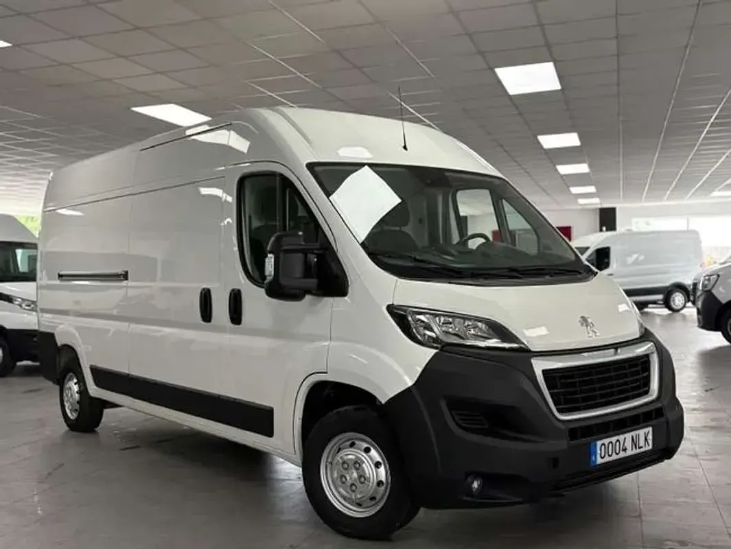 Usado Peugeot Boxer Premium 120 CV (88 kW) 2020 Blanco Van