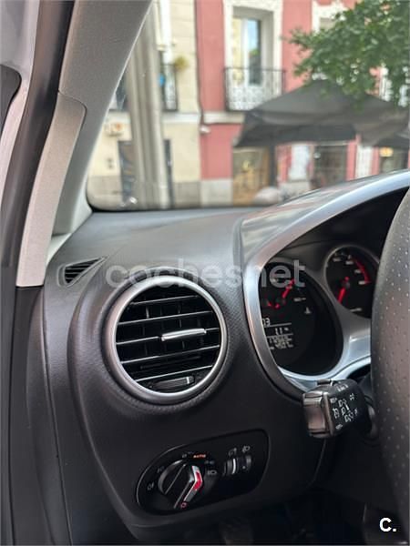 Usado Seat Leon Copa 105 CV (77 kW) 2012 Gris / plata Berlina