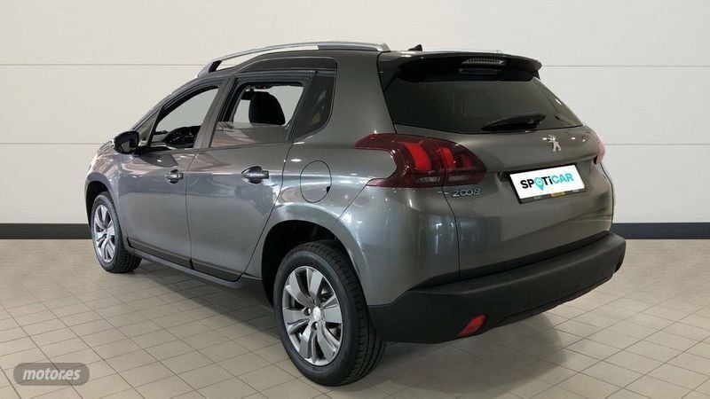 Usado Peugeot 2008 Style 100 CV (73 kW) 2018 Gris SUV