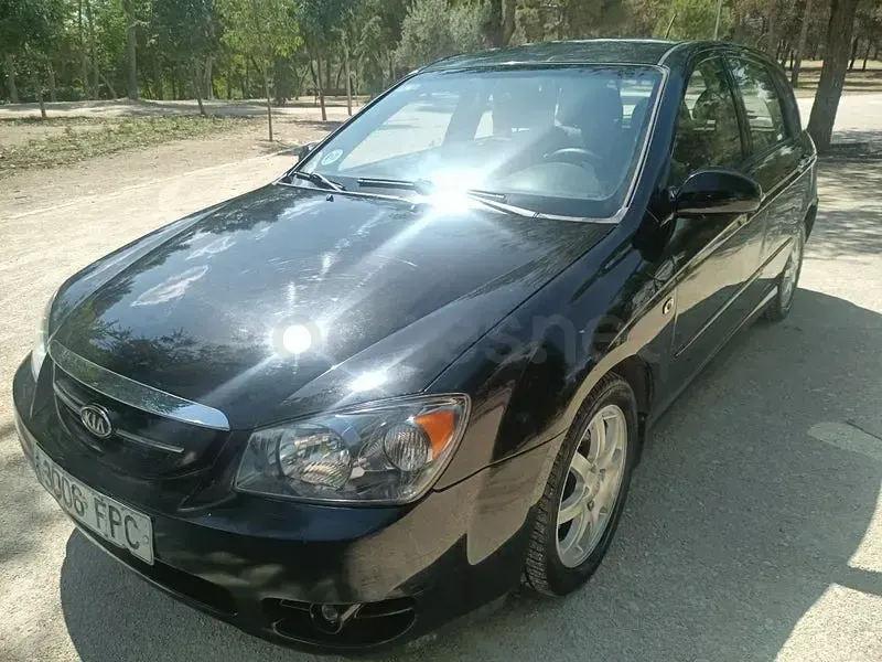Usado Kia Cerato LX 115 CV (84 kW) 2007 Negro Berlina