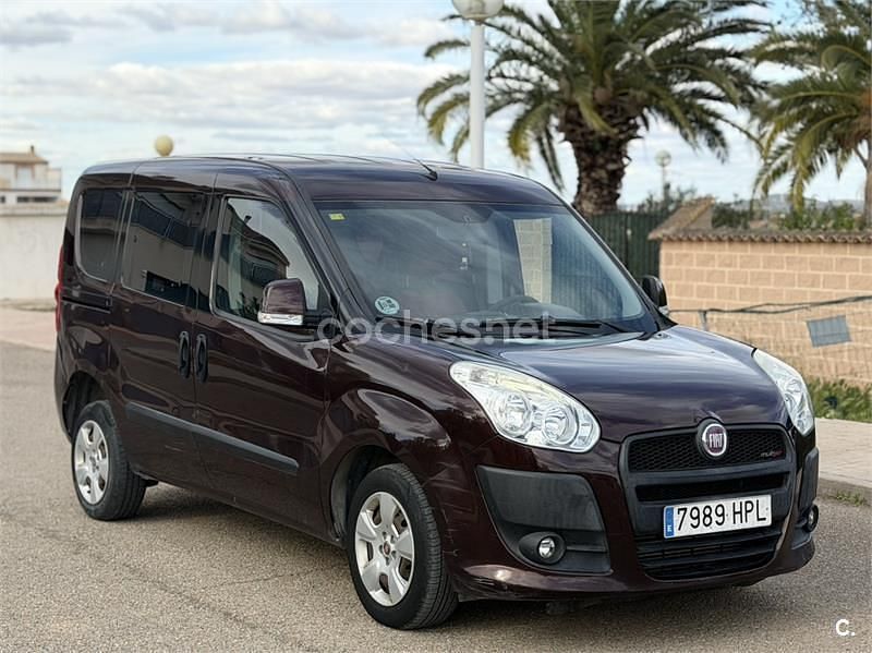 Usado Fiat Doblò Dynamic 90 CV (66 kW) 2013 Marrón Monovolumen