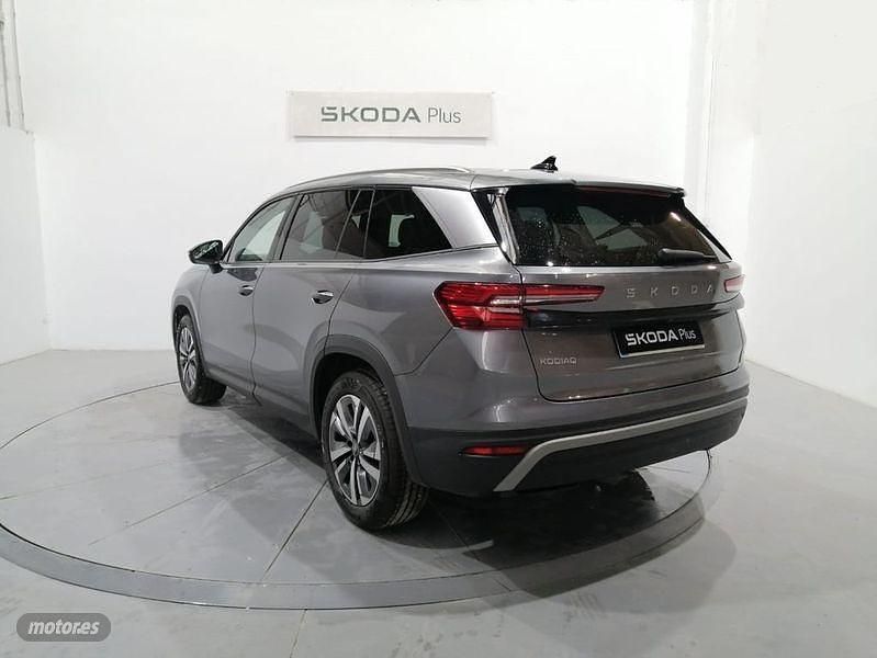 Usado Skoda Kodiaq Selection 150 CV (110 kW) 2025 Gris / plateado SUV