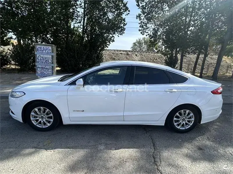 Usado Ford Mondeo Titanium 187 CV (137 kW) 2019 Blanco Berlina