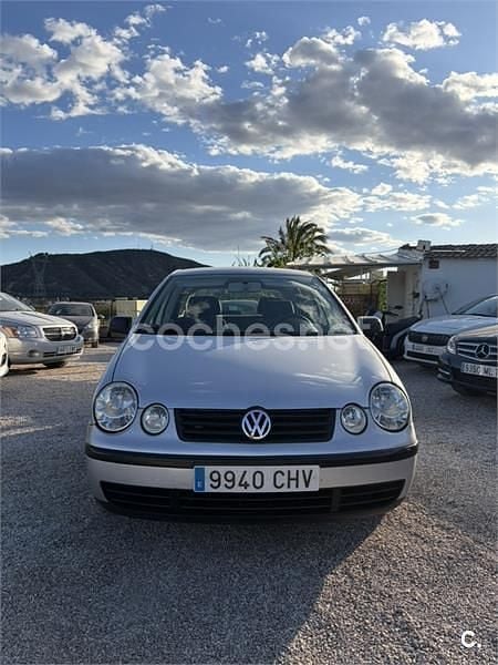 Używany VW Polo Trendline 65 KM (47 kW) 2004 Szary Hatchback