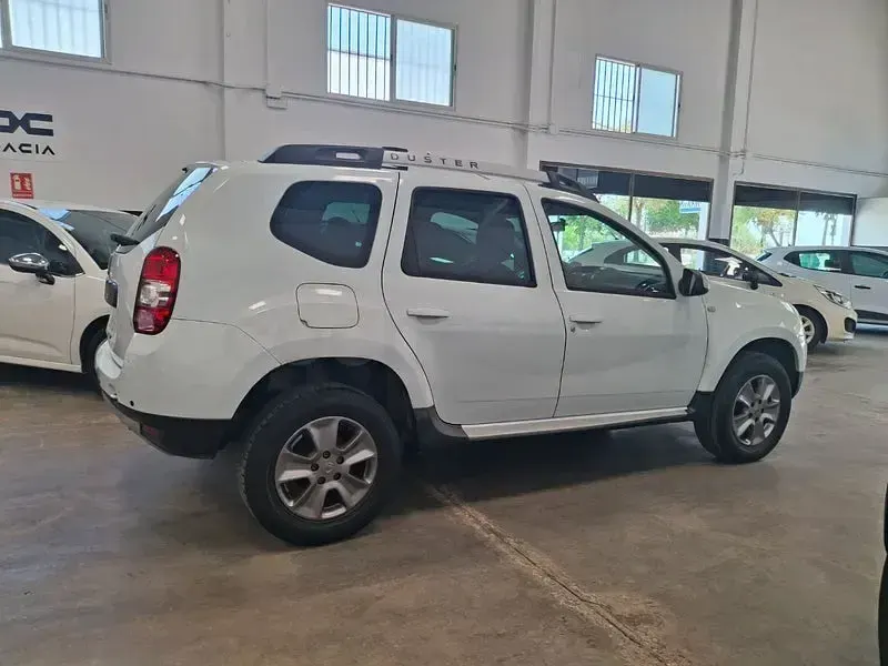 Usado Dacia Duster Lauréate 109 CV (80 kW) 2015 Blanco SUV
