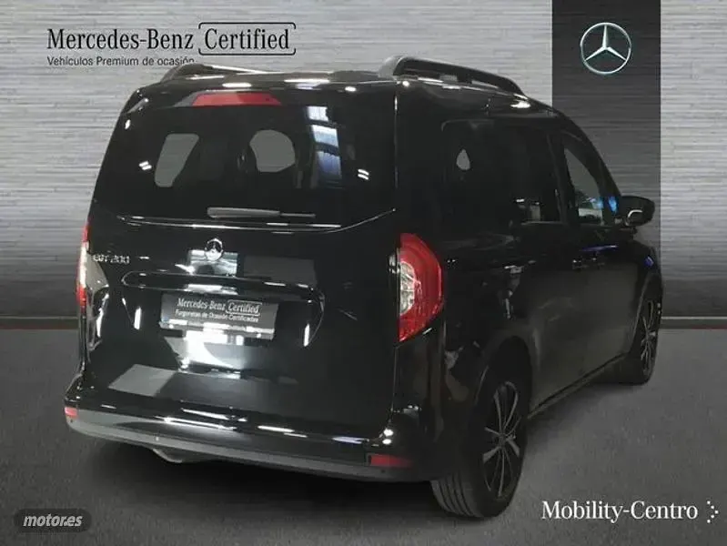 Usado Mercedes EQT200 89 kW (122 CV) 2025 Negro Monovolumen