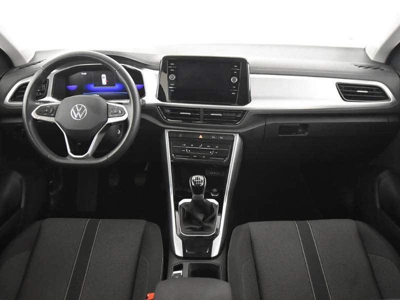 Usado VW T-Roc Life 110 CV (80 kW) 2024 Gris/plata SUV