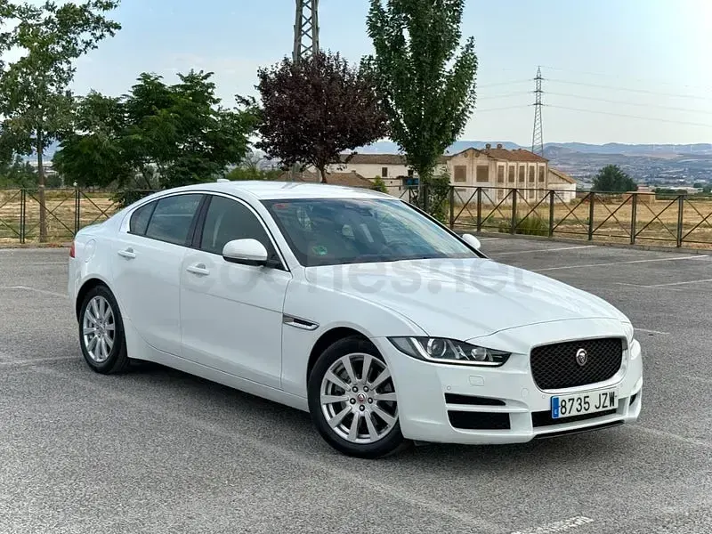 Usado Jaguar XE Pure 180 CV (132 kW) 2017 Blanco Berlina