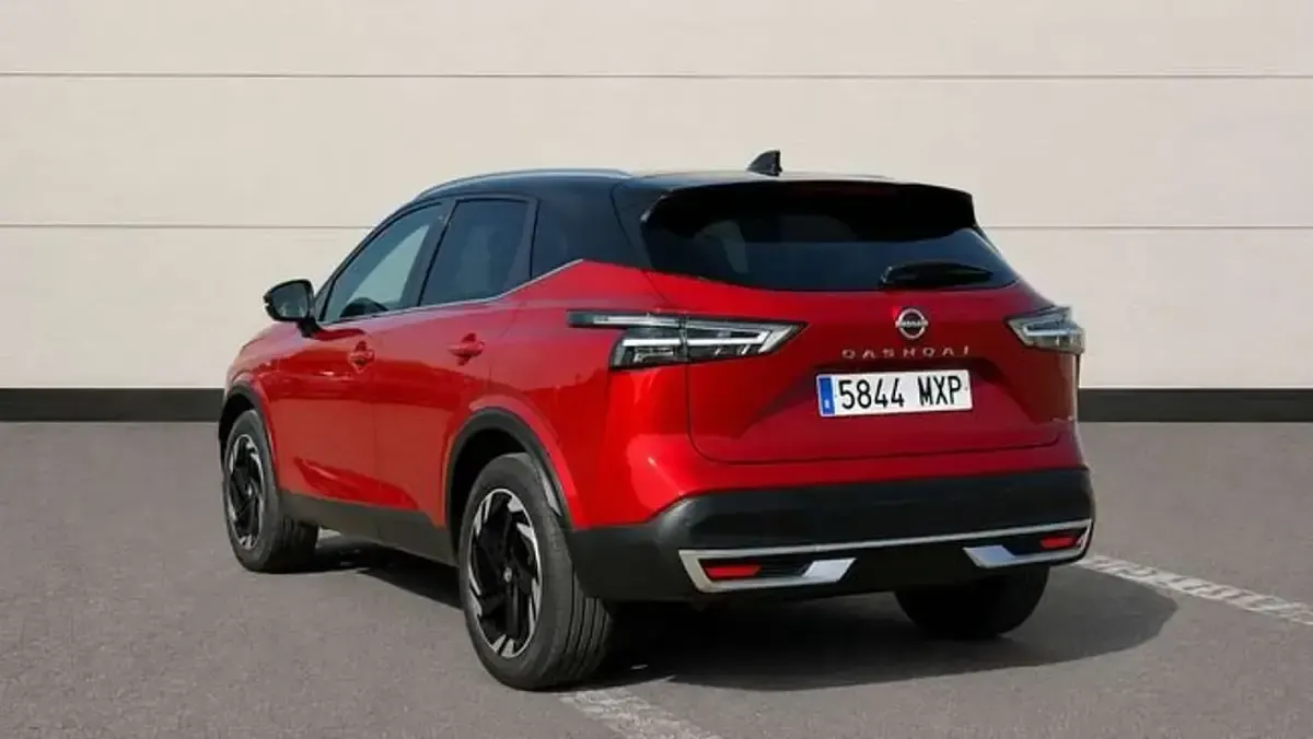 Usado Nissan Qashqai N-Connecta 140 CV (102 kW) 2025 Rojo SUV