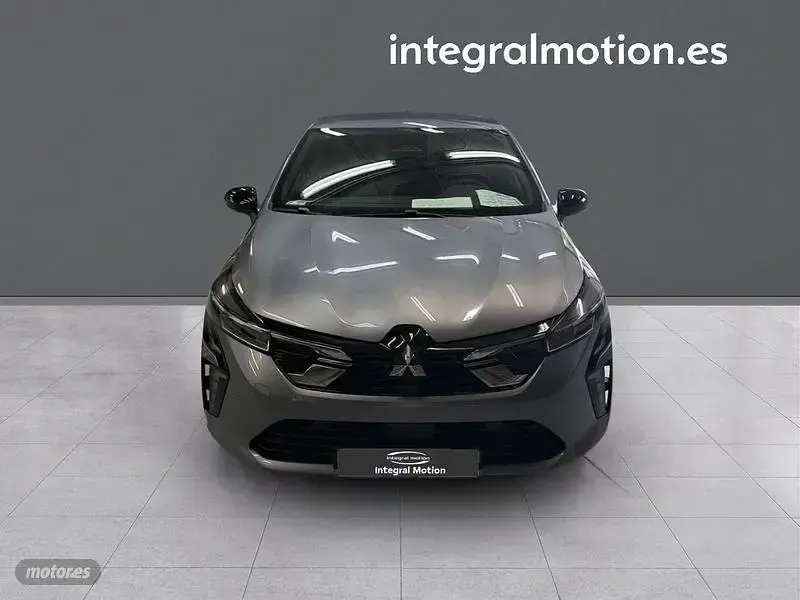 Usado Mitsubishi Colt 91 CV (66 kW) 2025 Gris Utilitario