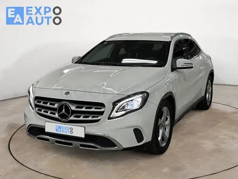 Usado Mercedes GLA200 136 CV (100 kW) 2018 Blanco SUV