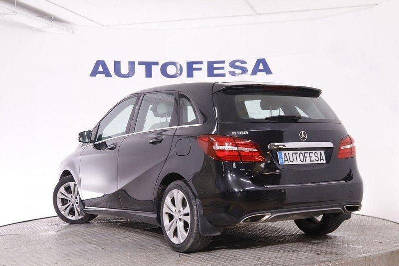 Usado Mercedes B180 109 CV (80 kW) 2016 Negra Monovolumen