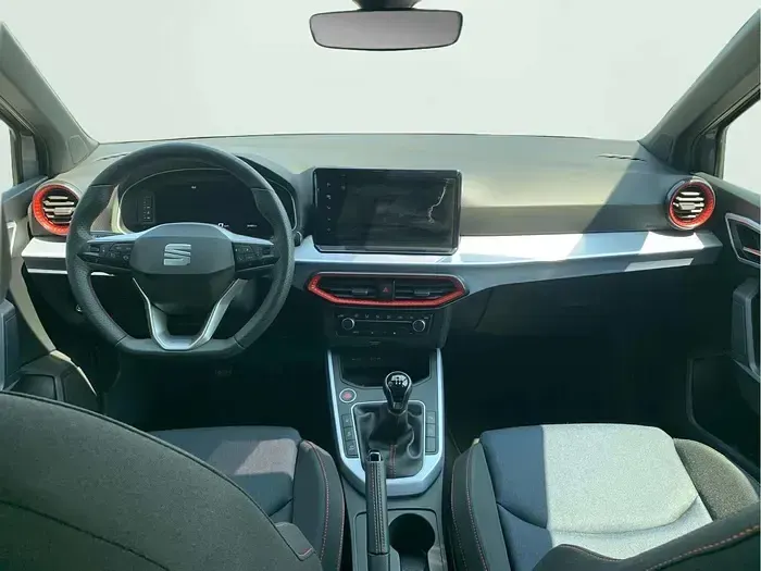 Usado Seat Arona FR 115 CV (84 kW) 2025 Gris SUV