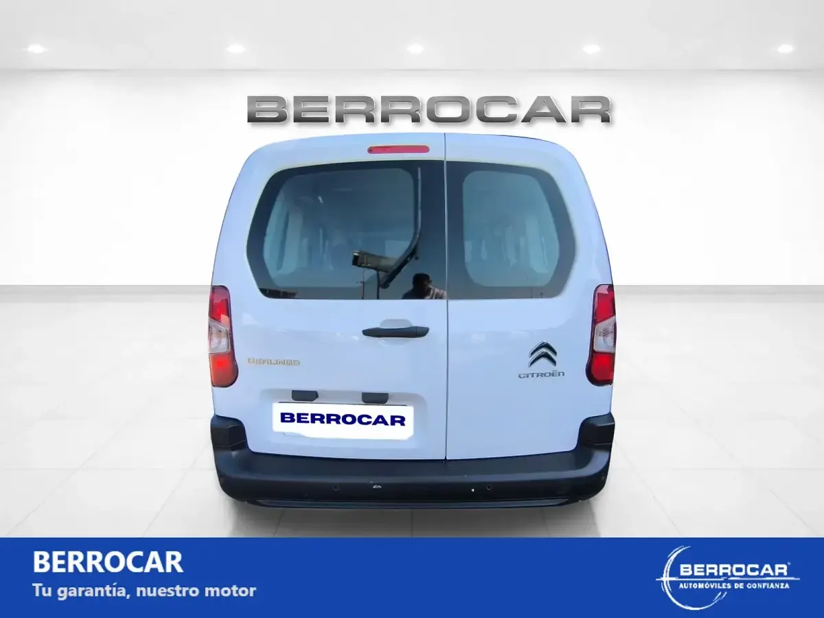 Usado Citroën Berlingo Feel 102 CV (75 kW) 2023 Blanco Monovolumen