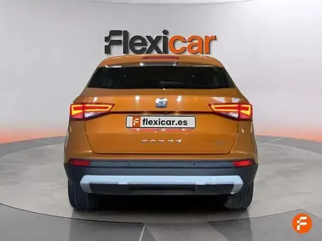 Usado Seat Ateca 4Drive 150 CV (110 kW) 2018 Naranja SUV