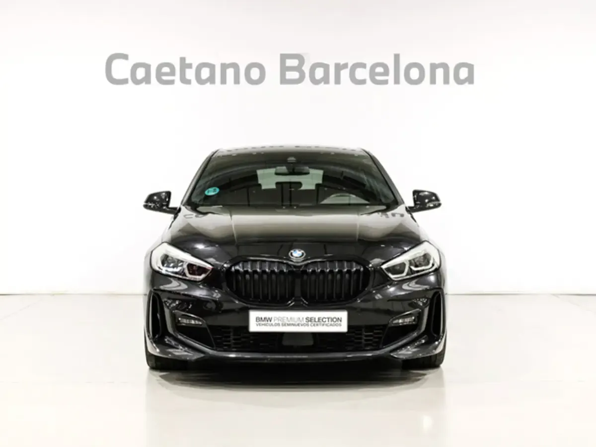 Usado BMW 118 Shadowline 150 CV (110 kW) 2024 Negro Utilitario
