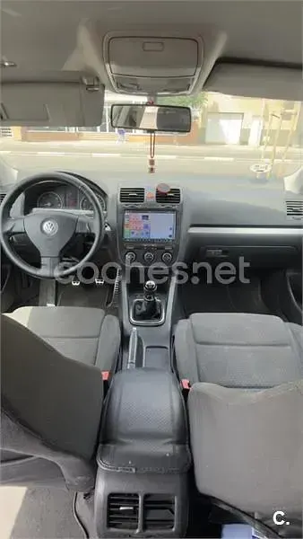Usado VW Jetta Trendline 105 CV (77 kW) 2006 Gris / plata Berlina