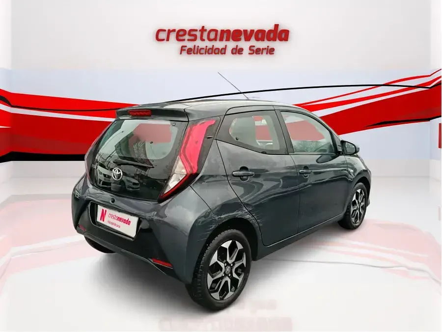 Usado Toyota Aygo X-play 72 CV (52 kW) 2019 Utilitario