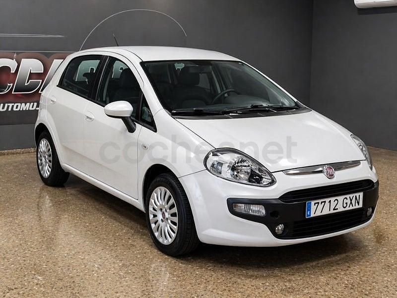 Usado Fiat Punto Evo Dynamic 77 CV (56 kW) 2010 Blanco Utilitario