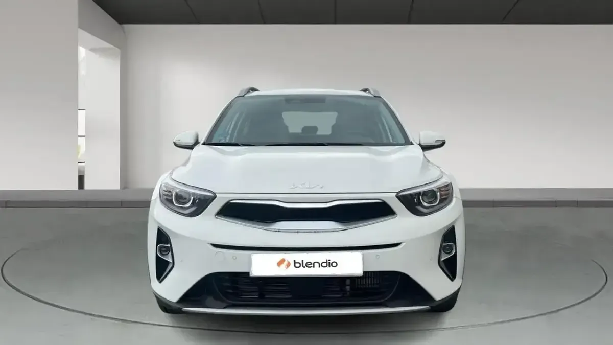 Usado Kia Stonic 120 CV (88 kW) 2024 Blanco SUV