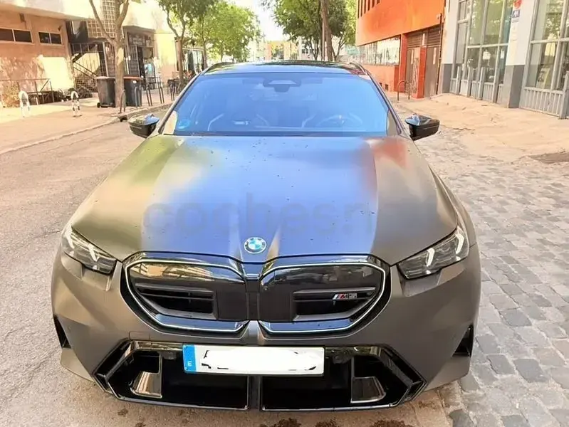 Usado BMW M5 727 CV (534 kW) 2025 Gris / plata Familiar