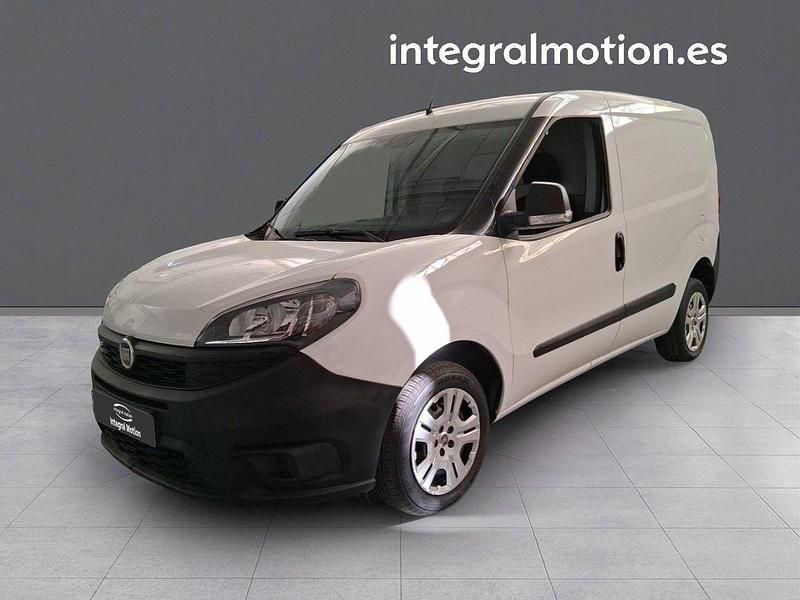 Usado Fiat Doblò 95 CV (69 kW) 2021 Blanco Monovolumen
