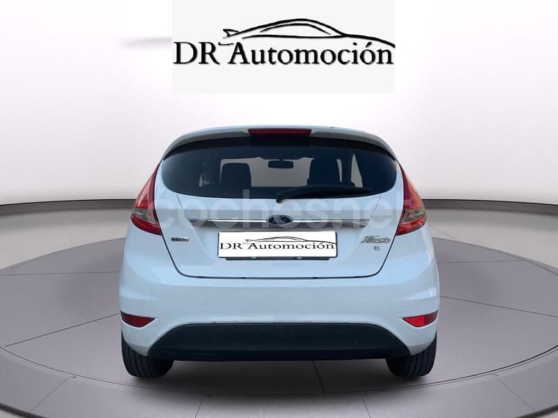 Usado Ford Fiesta Titanium 95 CV (69 kW) 2010 Blanco Utilitario