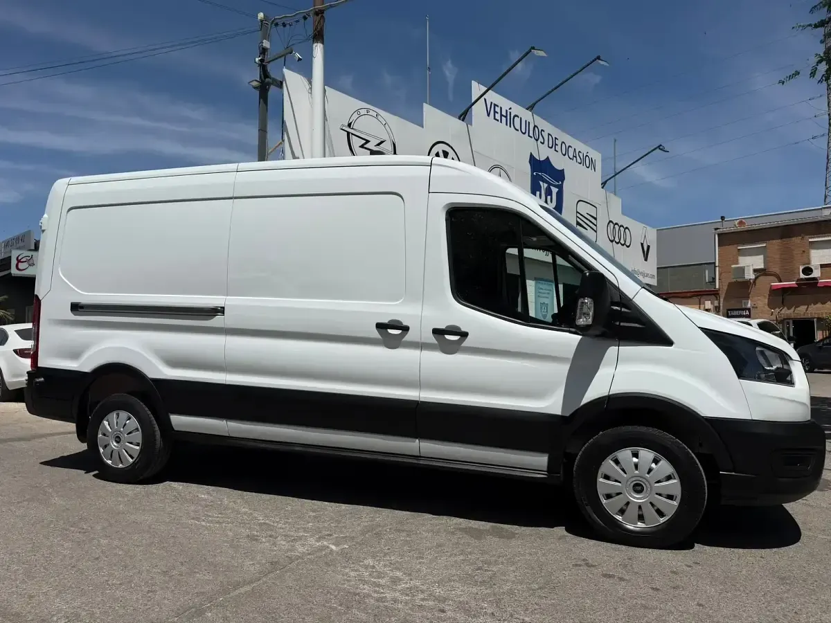 Usado Ford Transit Trend 130 CV (95 kW) 2022 Blanco Van