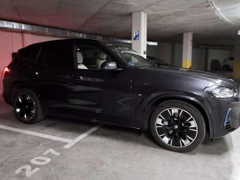 Usado BMW iX3 M Sport 210 kW (286 CV) 2022 Negro SUV