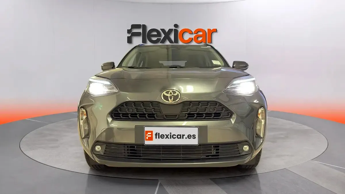 Usado Toyota Yaris Active 130 CV (95 kW) 2025 Gris Utilitario