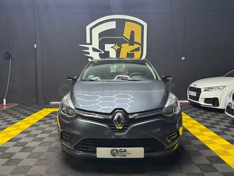 Usado Renault Clio IV LIMITED 90 CV (66 kW) 2019 Gris / plata Berlina