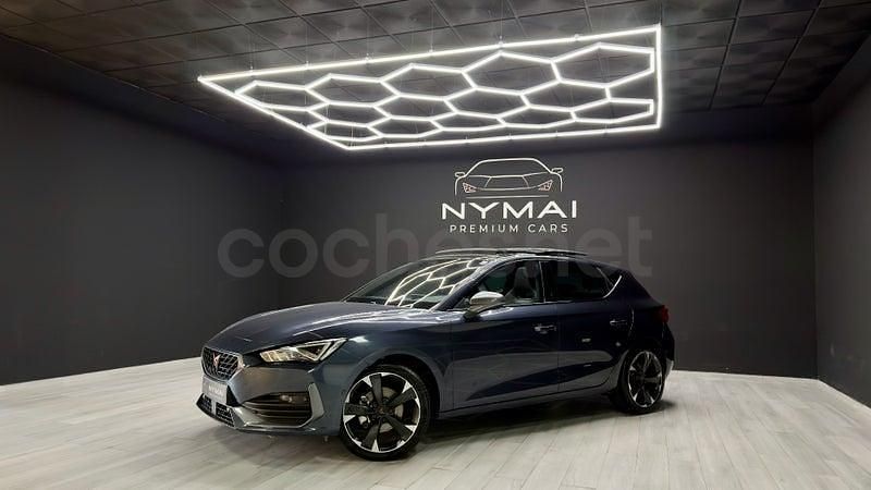 Usado Cupra Leon 150 CV (110 kW) 2024 Gris / plata Berlina