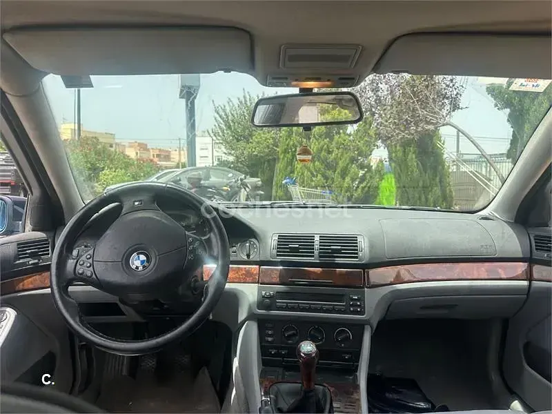Usado BMW 525 163 CV (119 kW) 2003 Azul Familiar