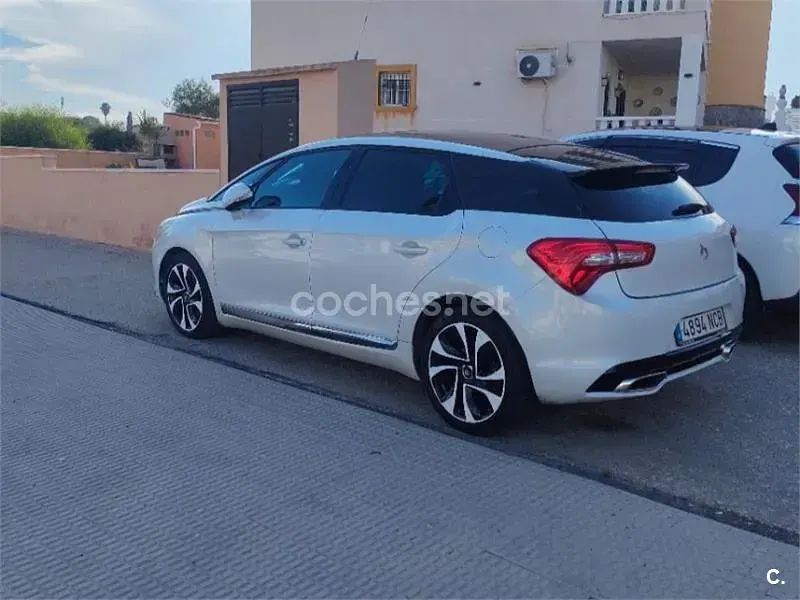 Usado Citroën DS5 181 CV (133 kW) 2014 Blanco Utilitario
