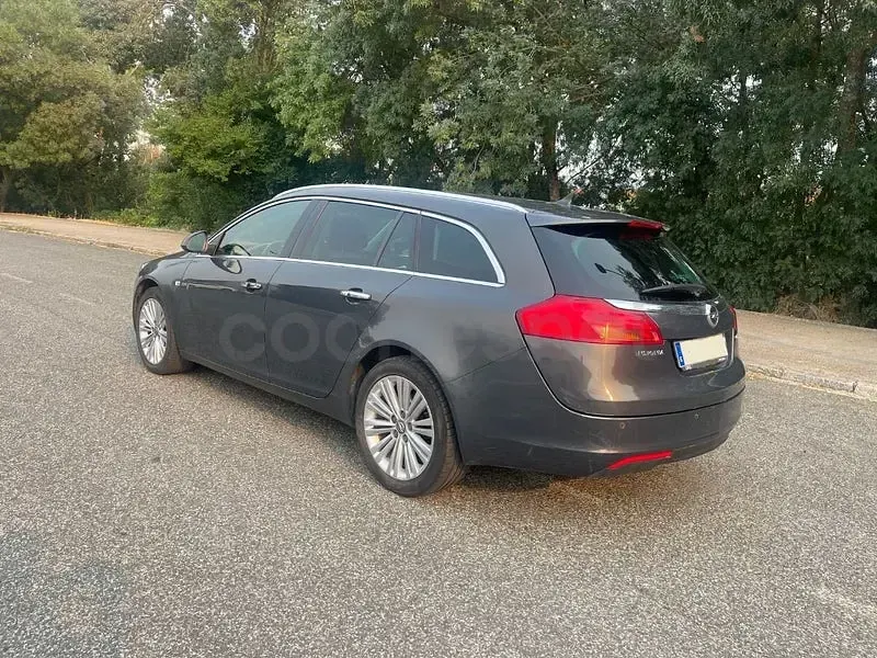 Usado Opel Insignia Excellence 130 CV (95 kW) 2013 Negro Familiar
