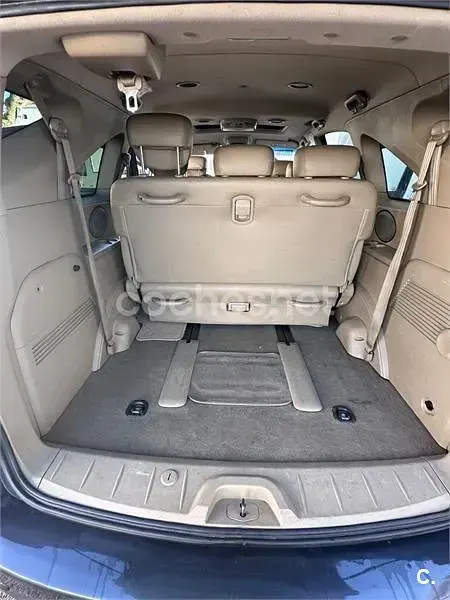 Usado SsangYong Rodius Limited 165 CV (121 kW) 2008 Gris / plata Monovolumen