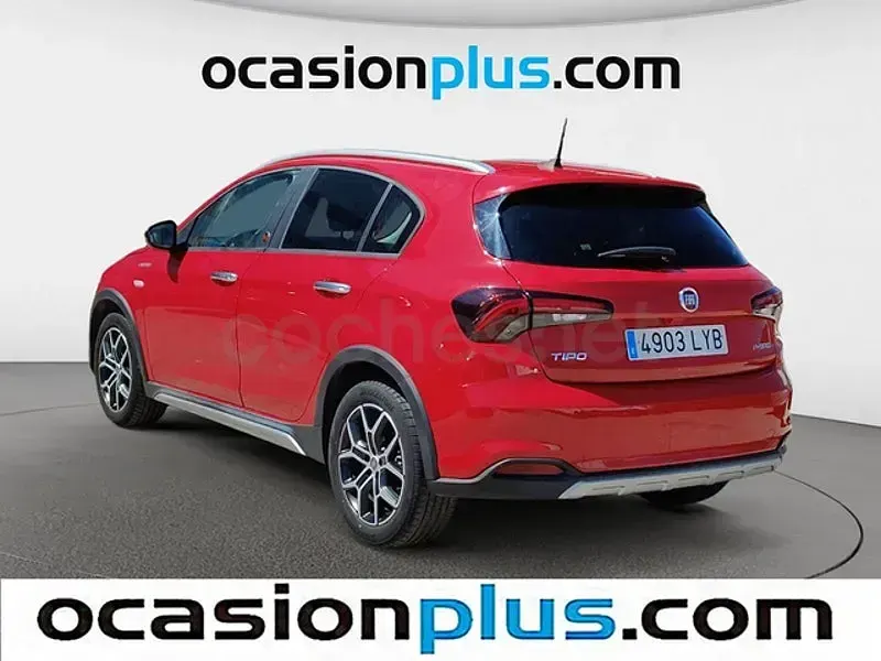 Usado Fiat Tipo Red 130 CV (95 kW) 2022 Rojo Berlina