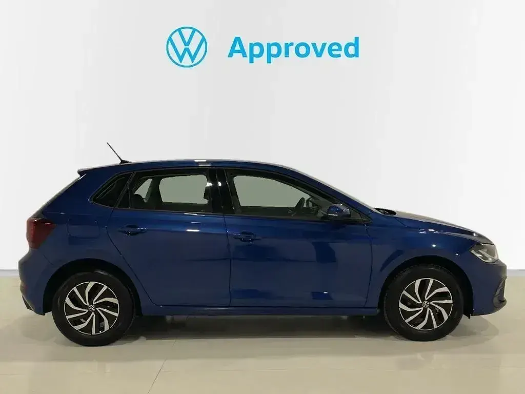 Usado VW Polo Life 95 HP (69 kW) 2023 Azul Citadino