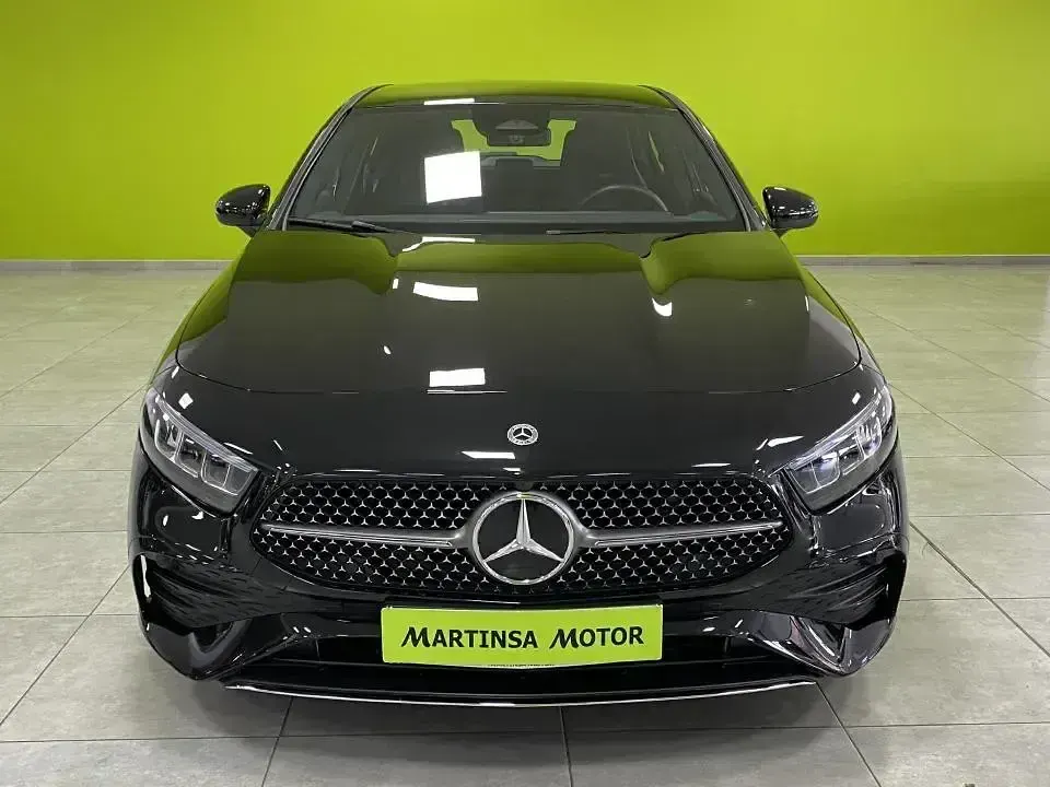 Begagnad Mercedes A180 AMG 136 HK (100 kW) 2025 Svart Sedan