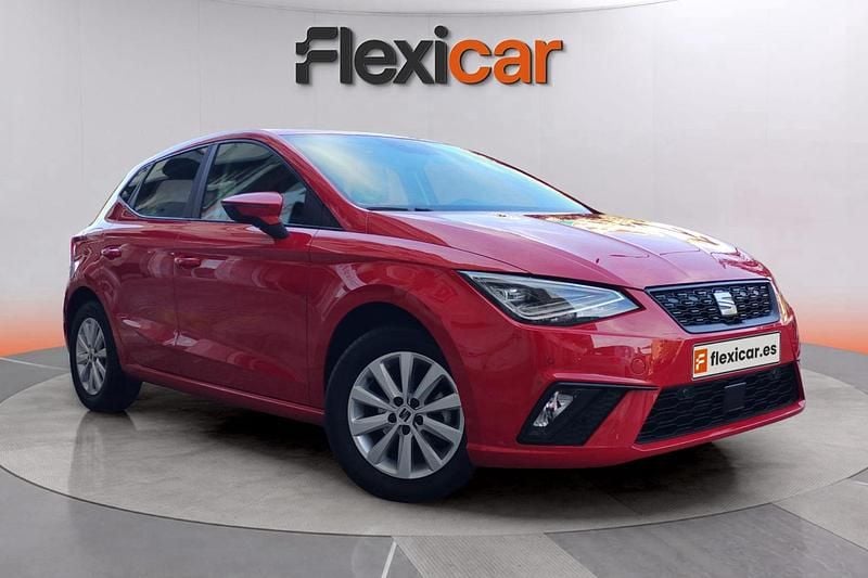 Rojo Usado 2022 Seat Ibiza Reference Berlina | 13.990 € (Precio justo) - Imagen 1/4