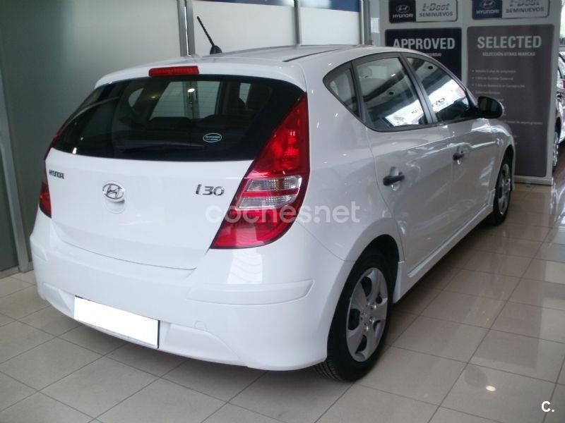 Blanco Usado 2011 Hyundai i30 Classic Berlina | 5500 € (Precio justo) - Imagen 1/2