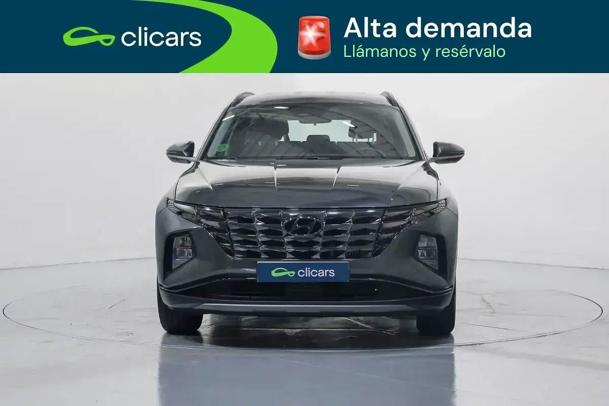 Usado Hyundai Tucson 150 CV (110 kW) 2023 Gris / plata SUV