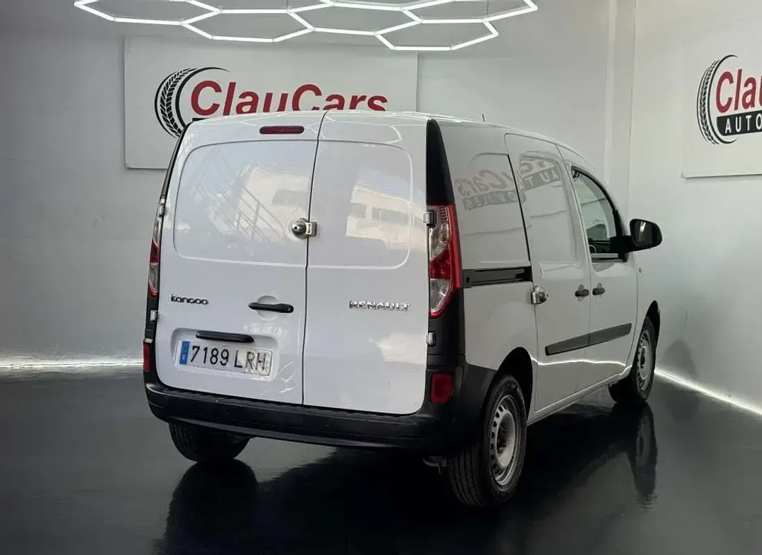 Usado Renault Kangoo 95 CV (69 kW) 2021 Blanco Monovolumen