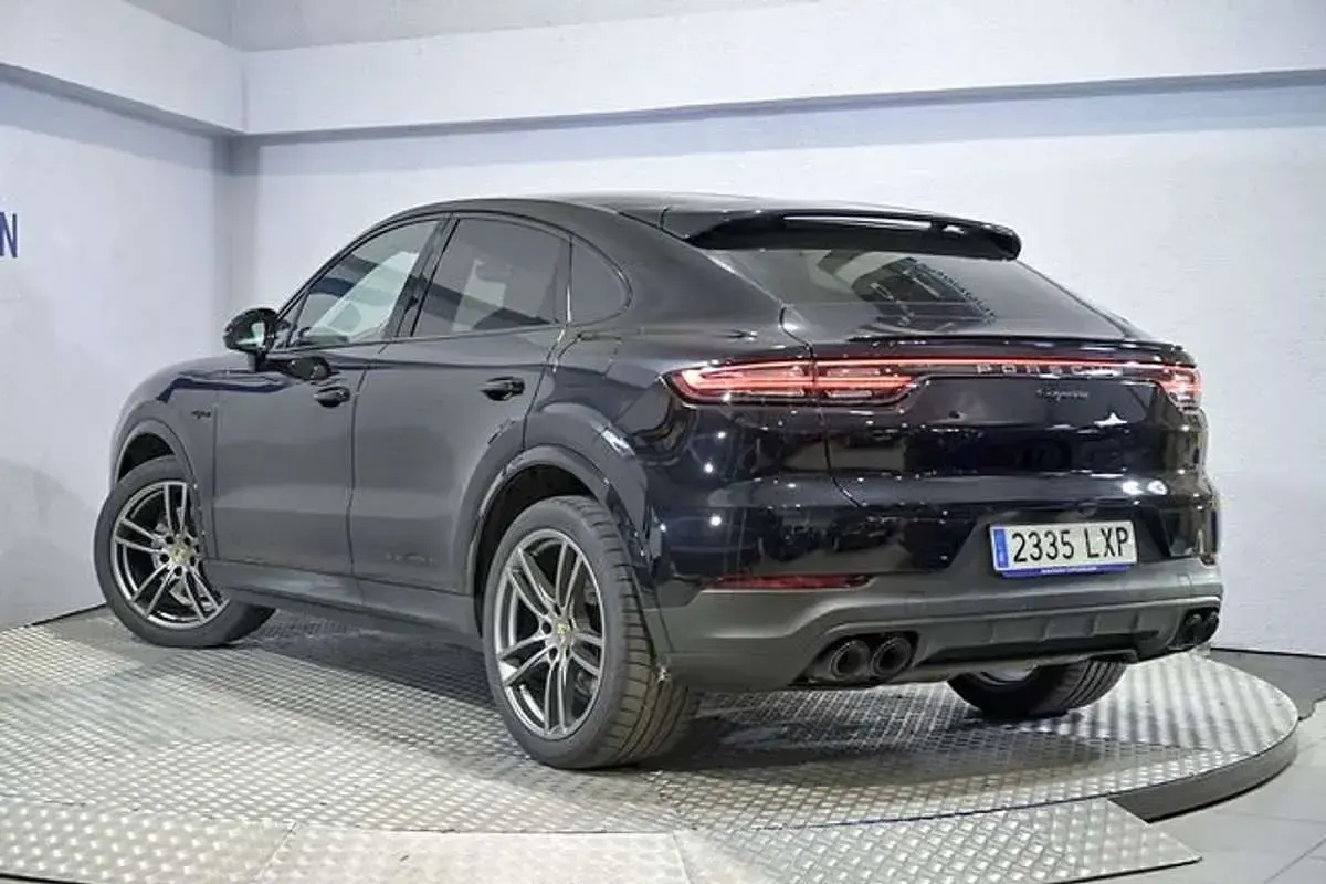 Usado Porsche Cayenne E-Hybrid 462 CV (339 kW) 2022 Negro SUV