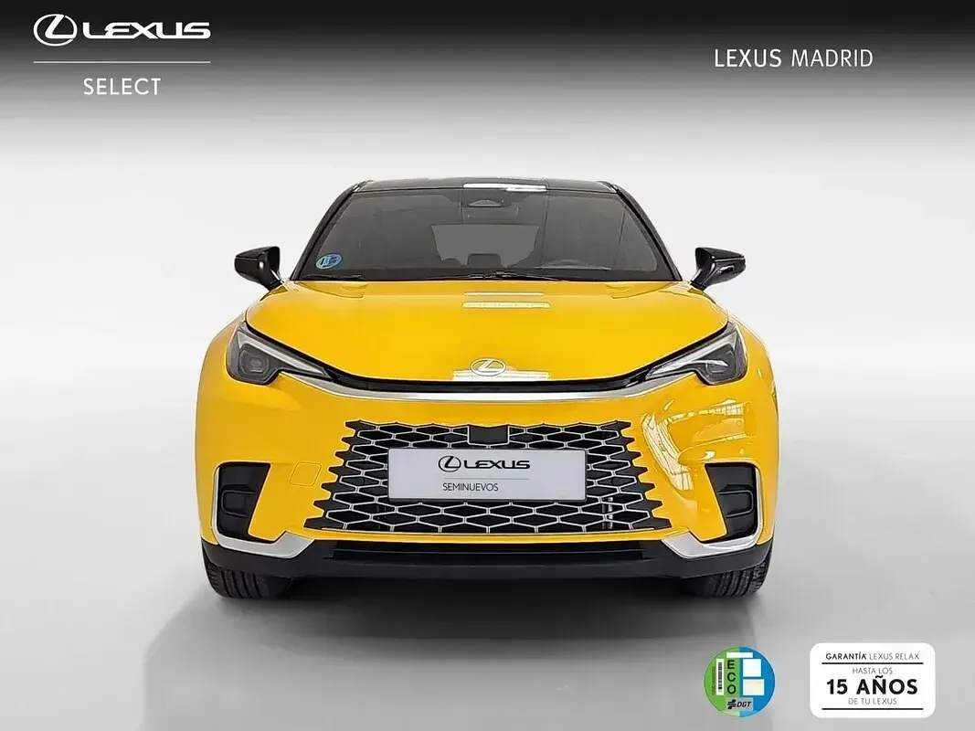Usado Lexus LBX 136 CV (100 kW) 2025 Amarillo SUV
