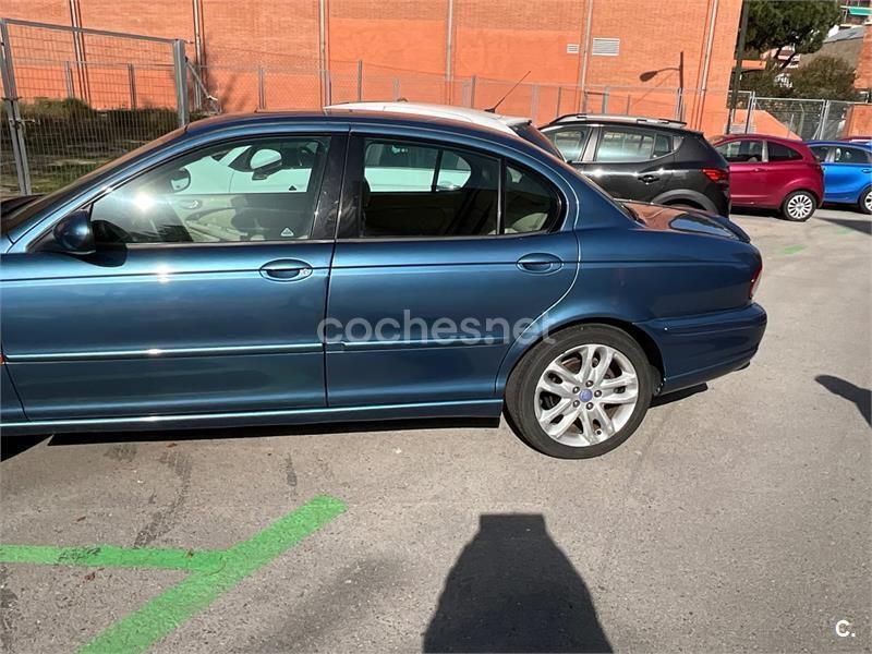 Usado Jaguar X-type Executive 231 CV (169 kW) 2003 Azul Berlina