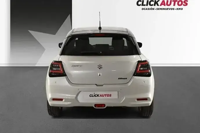 Usado Suzuki Swift 83 CV (61 kW) 2025 Utilitario