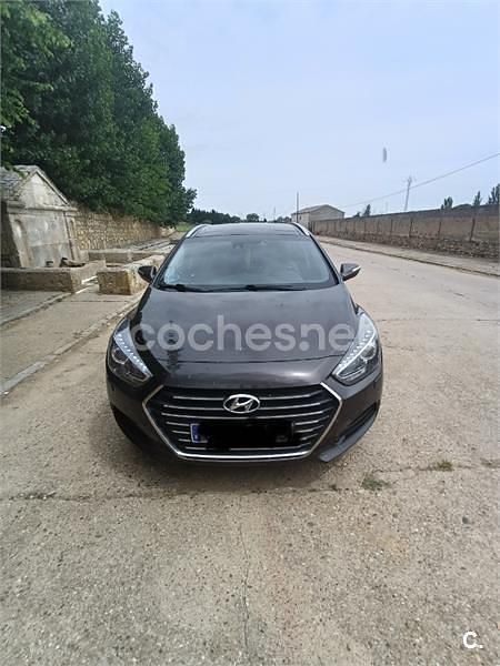 Usado Hyundai i40 Style 141 CV (103 kW) 2017 Marrón Familiar